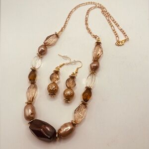 Handmade set necklace and earrings for women beaded design